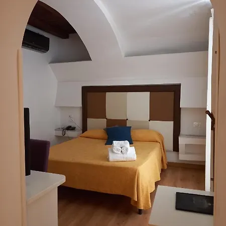 Palazzo Luciani Hotel Salernes